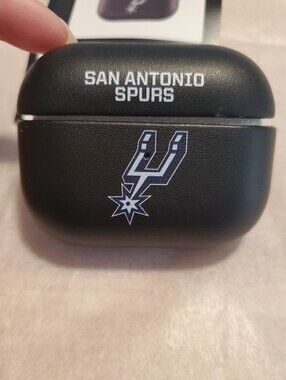 NBA San Antonio Spurs 2nd Gen Airpods Case Cover